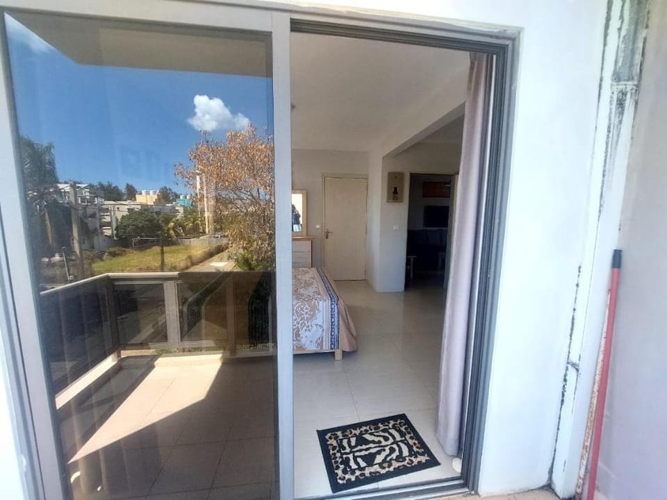 Superb Apartment 2 mins to Beach Vacation rental in Flic en Flac