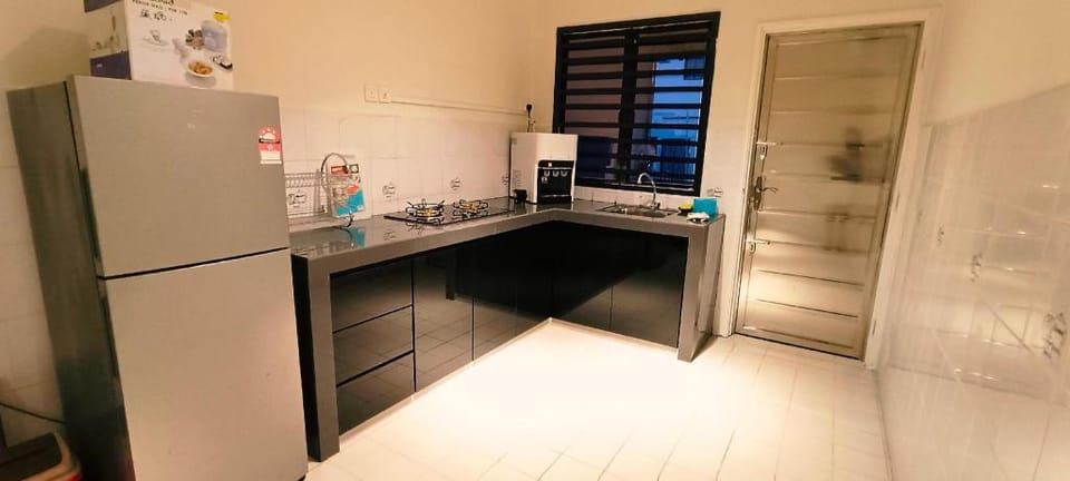 Tmn Putri Kulai 1399 12pax 5BR double StoryHouse  Vacation rental in Johor