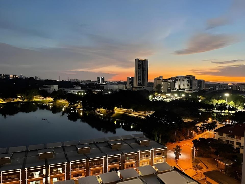 GolfView Residence Paradigm Mall 3 Bedroom Condo Apartment in Petaling Jaya