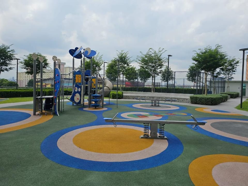GolfView Residence Paradigm Mall 3 Bedroom Condo Apartment in Petaling Jaya