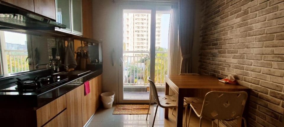 Vast! Metro Park Manhattan 2BR Apartment in Jakarta