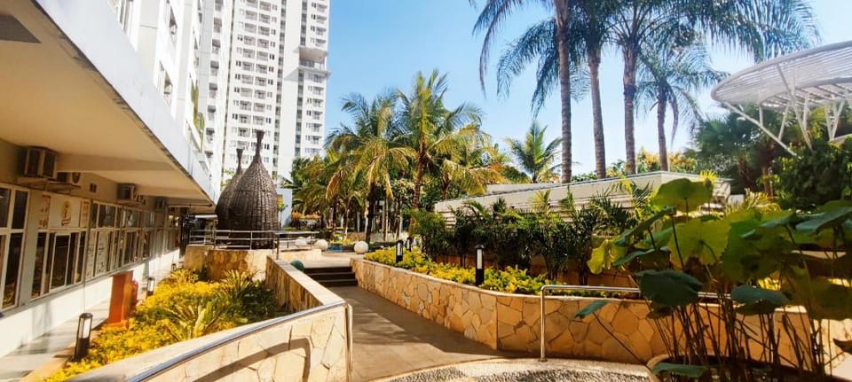 Vast! Metro Park Manhattan 2BR Apartment in Jakarta