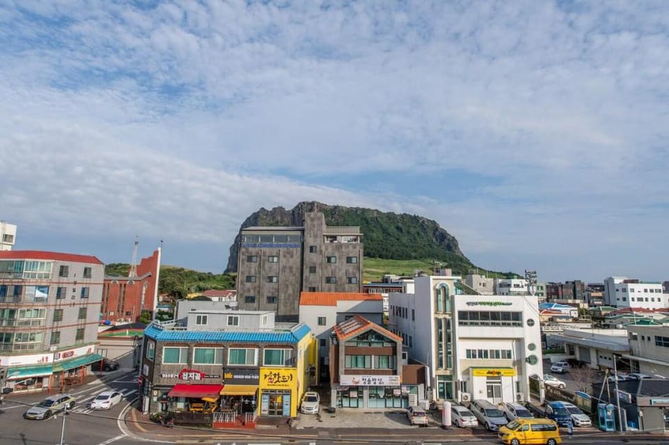 Dolcorom Seongsan2 [Dolkorom Seongsan Branch 2 - Room 202] Apartment in South Korea
