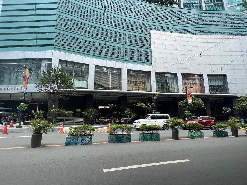 Luxury 3 bedroom with nice view Apartment in Makati