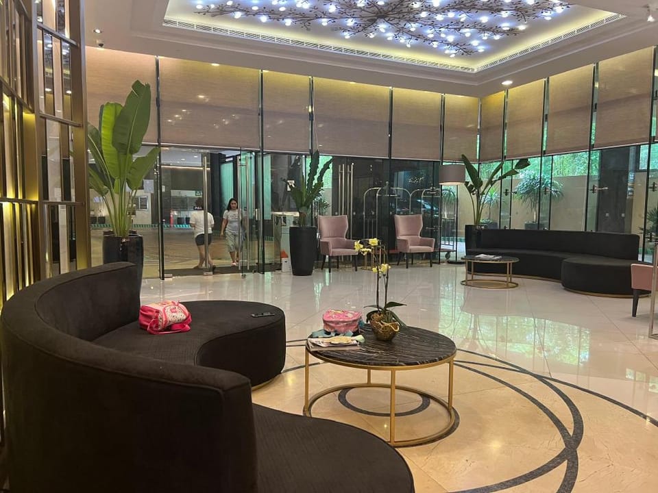 Luxury 3 bedroom with nice view Apartment in Makati