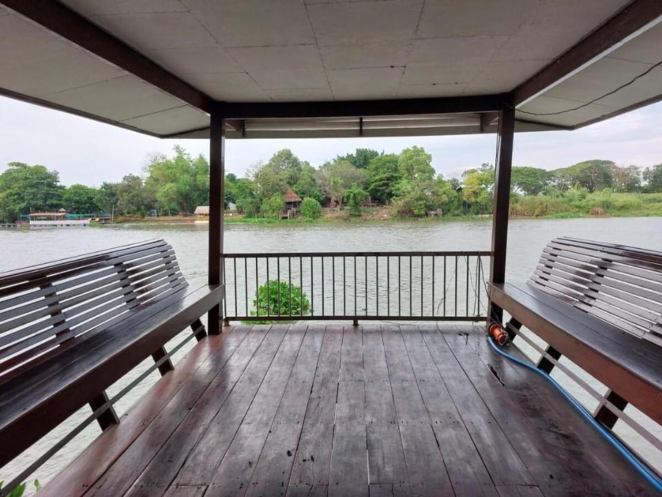Riverside, Entire 2nd floor, 3 rooms Vacation rental in Laos