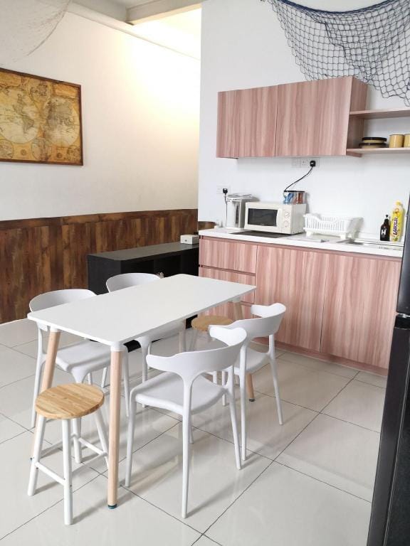 Pirate Tavern 6-7 Pax, 5mins to 1U, Kidzania, IKEA Apartment in Petaling Jaya