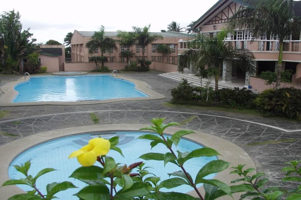 Staycation Tagaytay Albizia,  nearby La Mariposa Vacation rental in Tagaytay