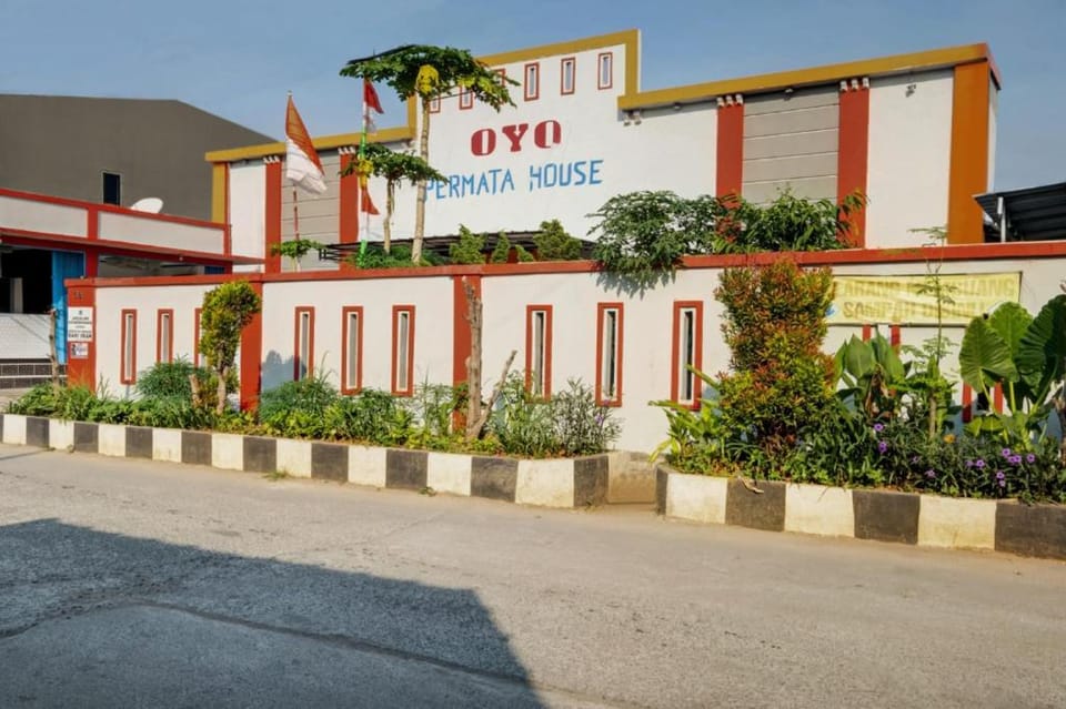 OYO 3767 Permata House Hotel in Jakarta