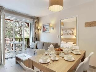 Cozy  Contemporary Stay Apartment in Cavalaire-sur-Mer