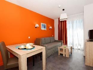 Stylish Coastal Retreat Apartment in Occitanie