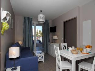 Apartment in France with Pool and Pine Views Apartment in La Londe-les-Maures