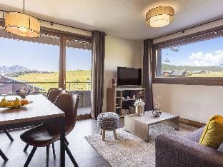 Chalet in French Alps with Premium Comfort Apartment in Haute-Savoie