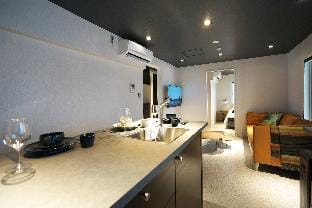 Real Life AOYAMA 2BR suite 3-bed 3min Aoyama 1chome Station Apartment in Kanagawa Prefecture