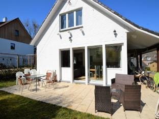 Relaxing Villa in Namur with Fenced Garden Villa in Wallonia, Belgium