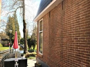 Apartment in Giethoorn by Scenic Canals Apartment in Giethoorn