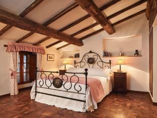 Tower House in Umbria with Pool and Garden Vacation rental in Umbria