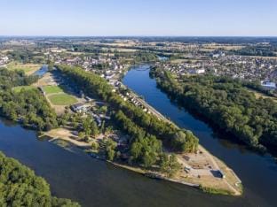 Character vacation home with garden Vacation rental in Bourgogne-Franche-Comté
