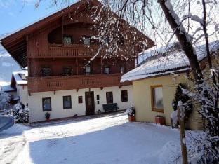 Apartment in Top Location in Fugen with Balcony Apartment in Uderns