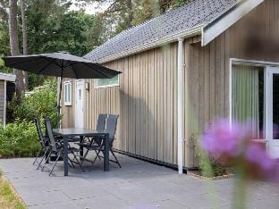 Unique Chalet by the Pond Vacation rental in Hoenderloo