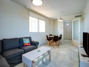 Beachside Apartment with Pool Apartment in Roquetas de Mar