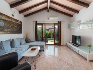 Holiday House in Novigrad with Pool Vacation rental in Novigrad