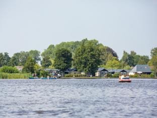 Nice and cosy chalet with ac and sloop Vacation rental in Giethoorn