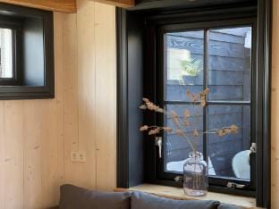 Cosy chalet in the heart of Monnickendam with terrace Vacation rental in North Holland (province)