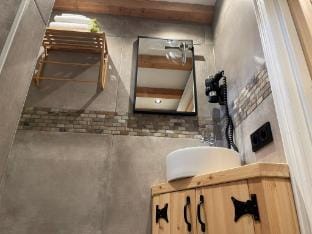 Cosy chalet in the heart of Monnickendam with terrace Vacation rental in North Holland (province)