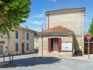 Elegant Chateau Escape Villa in Nouvelle-Aquitaine