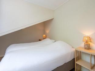 Bungalow near Lake Veere with Sunny Terrace Vacation rental in Kamperland