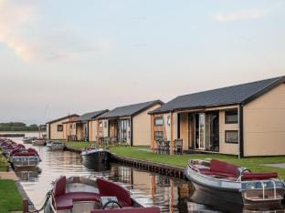 Fenced Garden Family Chalet Vacation rental in Giethoorn