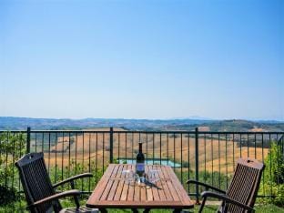 Hideaway Near San Gimignano Vacation rental in Tuscany