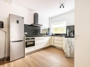 Charming holiday home in Poortugaal with garden Vacation rental in Rotterdam