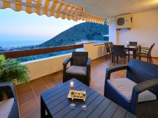 Belvilla by OYO La zenaida I Apartment in Axarquía