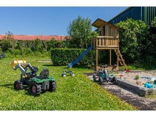 Apartment with mini campsite and playground Apartment in Vrouwenpolder