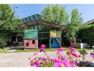 Apartment with mini campsite and playground Apartment in Vrouwenpolder