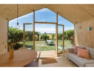 Tiny wrap-around house on the edge of beach Vacation rental in Vrouwenpolder