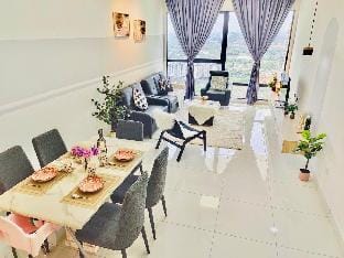 JB Mosaic Escape @ Top Floor 2 Bedroom 8-11pax Vacation rental in Johor Bahru