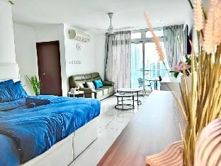 Skyline Oasis @ KSL 2 Bedroom Level 33 @ 6-10pax Vacation rental in Johor Bahru