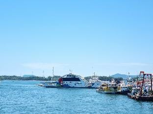 J17A Yeosu Ubless 30-pyeong Deluxe Room 2 Ocean View Room Apartment in South Korea