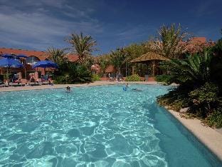 Coastal Retreat w Balcony Apartment in Agde