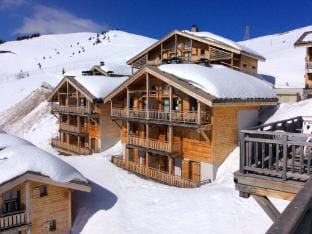 Apartment in Flaine with Ski Lift Access Apartment in Arâches-la-Frasse