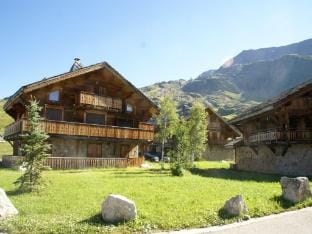 Luxury Chalet near Alpe dHuez with Views Vacation rental in Huez