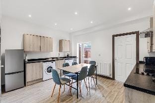 Silver Stag Properties, Ensuite 5 BR House Vacation rental in South Derbyshire District