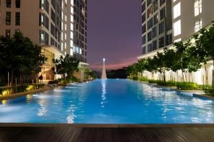 The Robertson 2br 1 king 1 queen pool gym Jacuzzi Apartment in Federal Territory of Kuala Lumpur