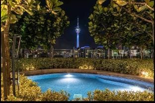 The Robertson 2br 1 king 1 queen pool gym Jacuzzi Apartment in Federal Territory of Kuala Lumpur