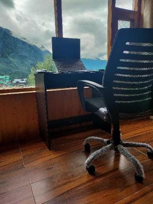 CozyNook Manali | Balcony with 360 Mountain Views Villa in Manali
