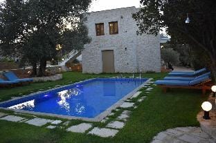 Maroulas Natura Palace Apartment in Crete