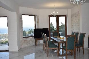 Maroulas Natura Palace Apartment in Crete